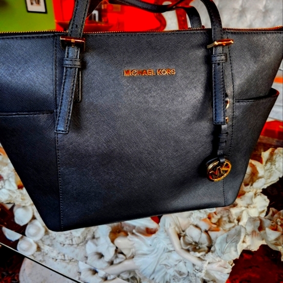 Michael Kors Shoulder Bag - Picture 1 of 4